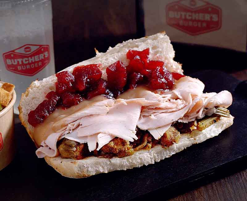 Turkey sandwich with cranberry sauce
